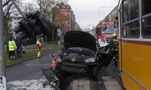 Teljes káosz Budapesten, a villamos sem jár